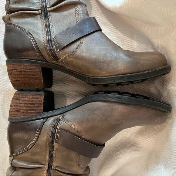 Leather Slouch Ankle Boots Gray Brown Moto Buckle Lug Block Heel SZ 10.5 - Picture 11 of 11